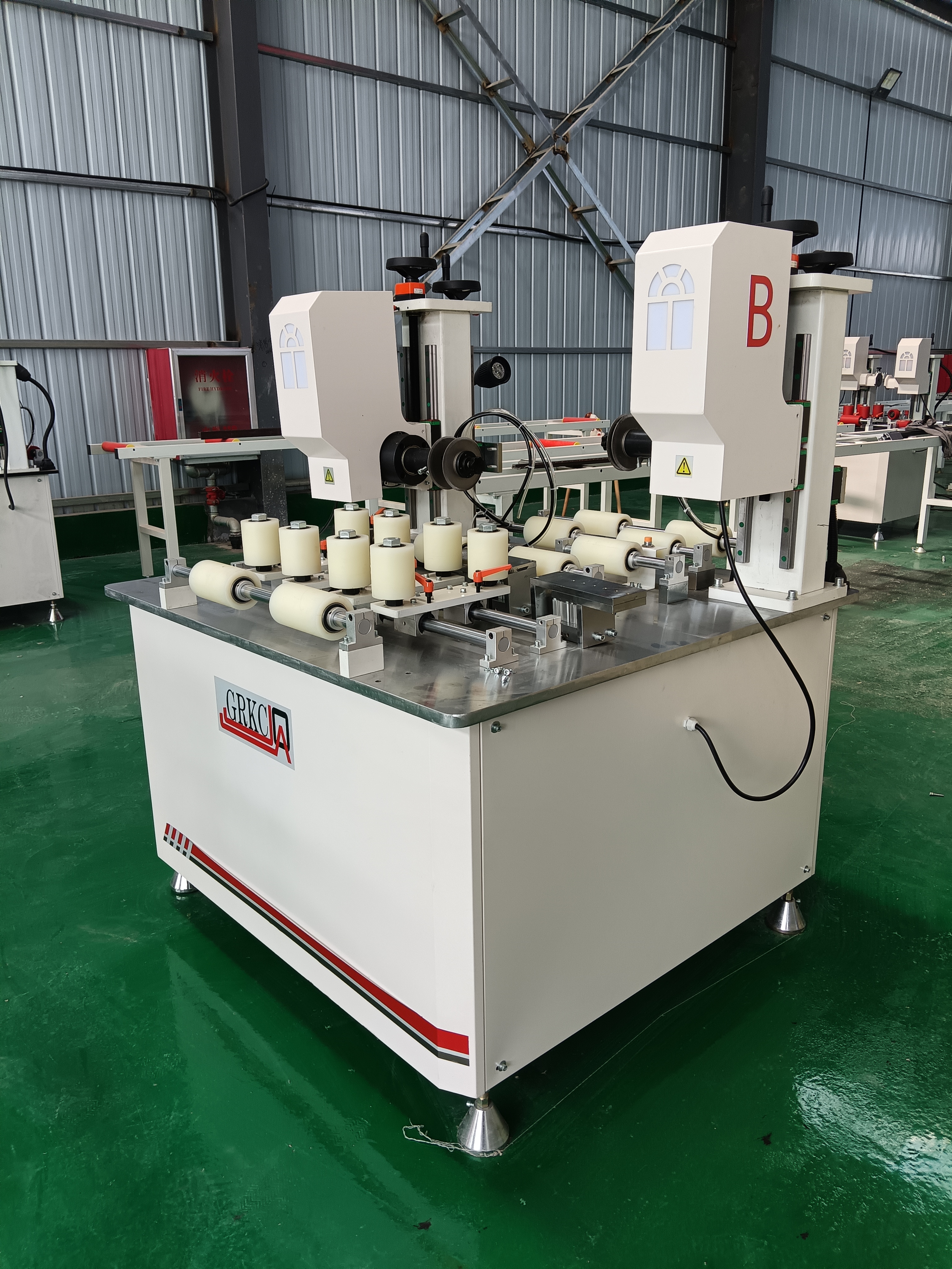 如何提高開齒穿條一體機的加工效率